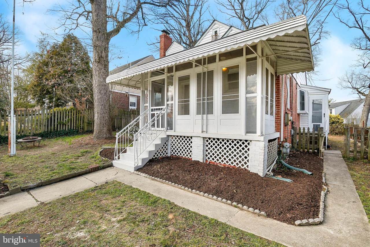 1004 Hopewell Avenue - Photo 1