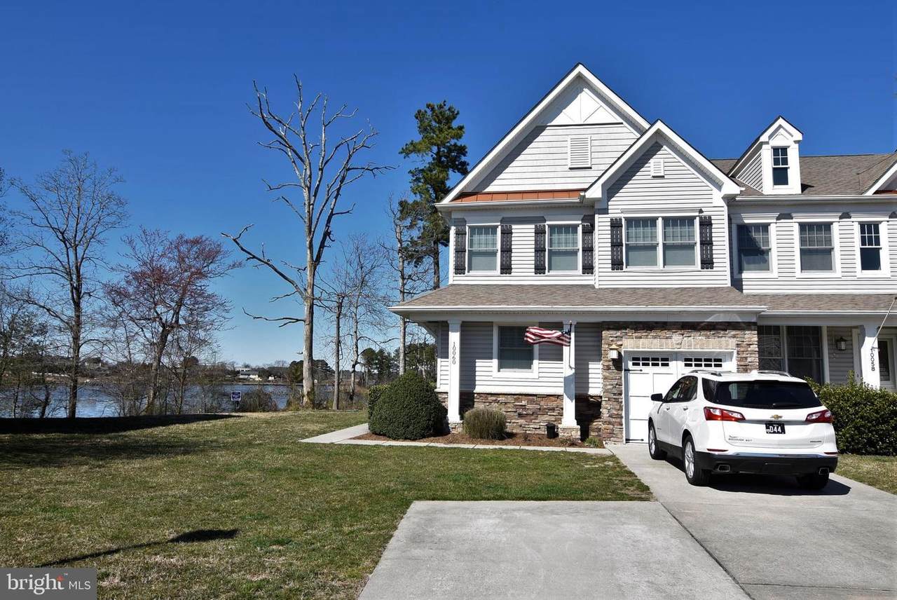 10060 Iron Pointe Drive - Photo 1