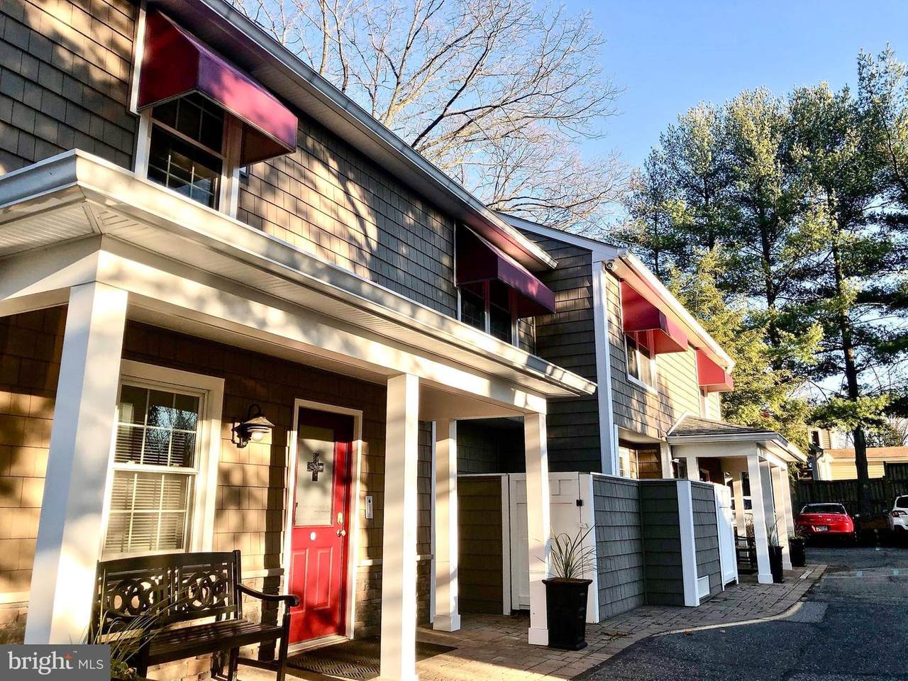 645 Ridgely Avenue - Photo 1