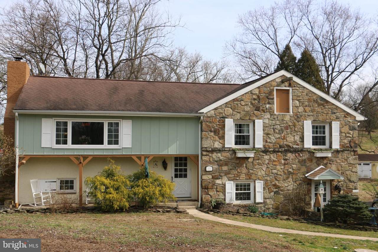 301 Smith Road - Photo 1