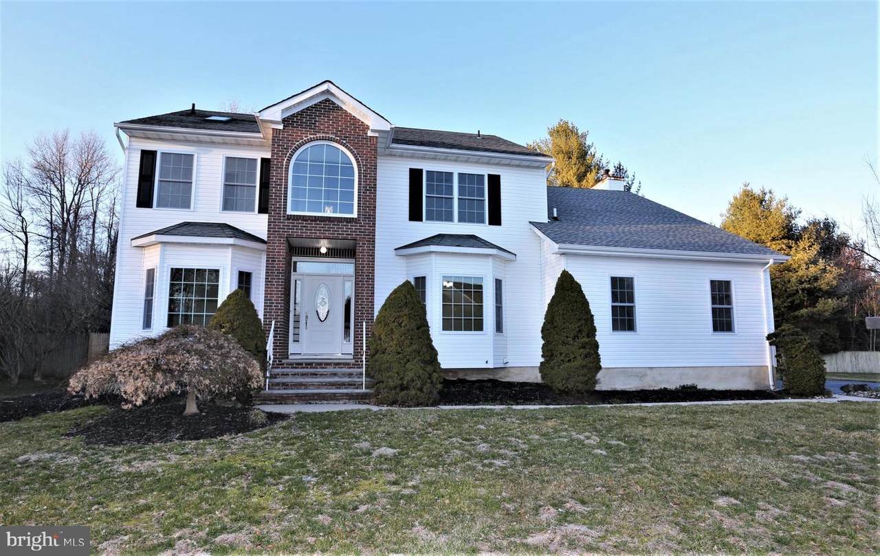 7 Sarah Court - Photo 1