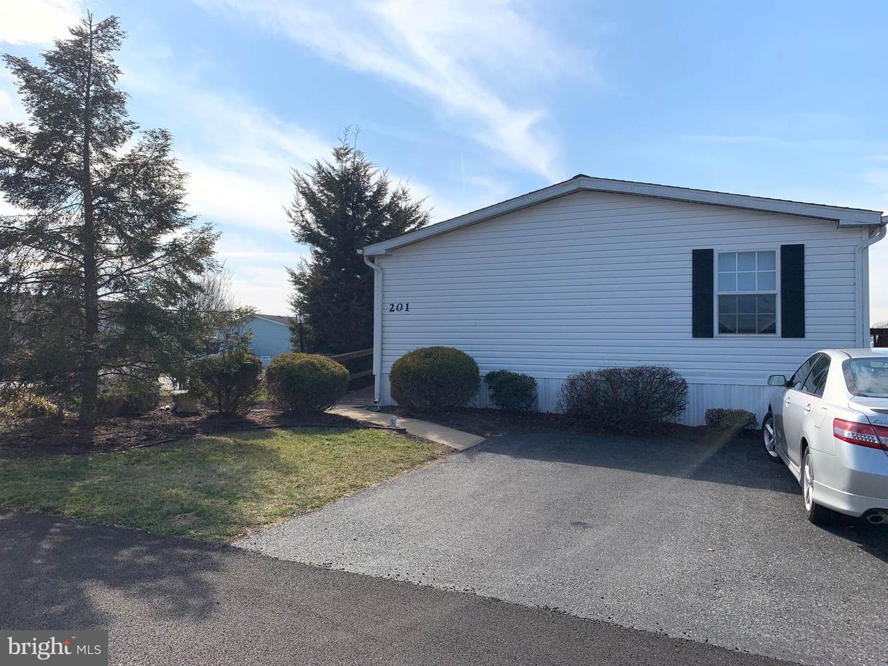 201 Sunningdale Ct N - Photo 1