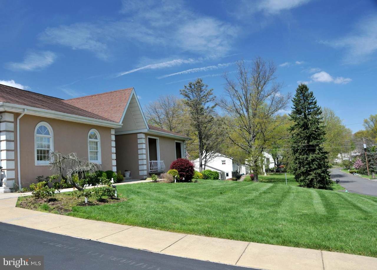 1460 Glen Echo Drive - Photo 1
