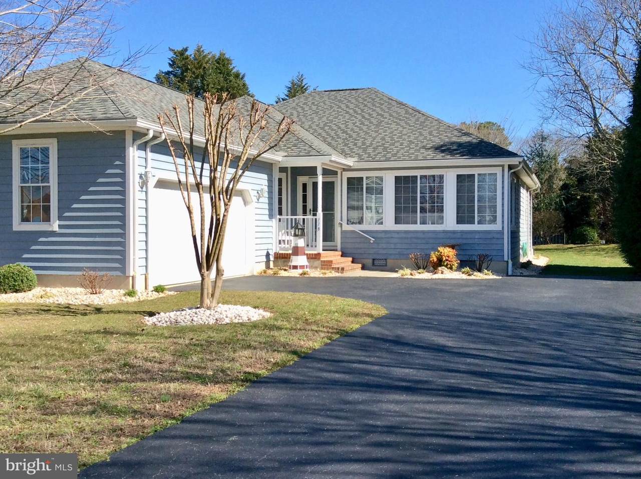 179 Lakeside Drive - Photo 1