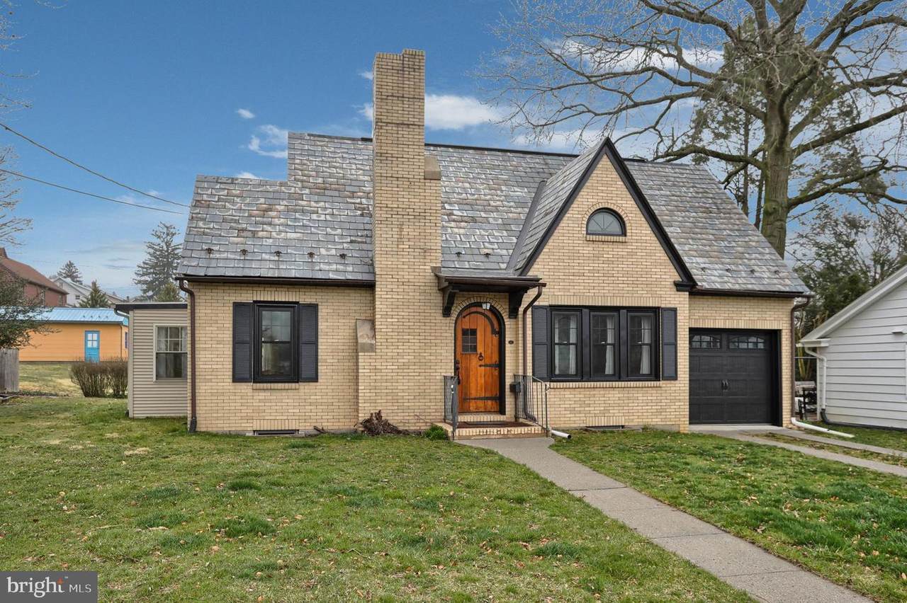 107 Pershing Avenue - Photo 1
