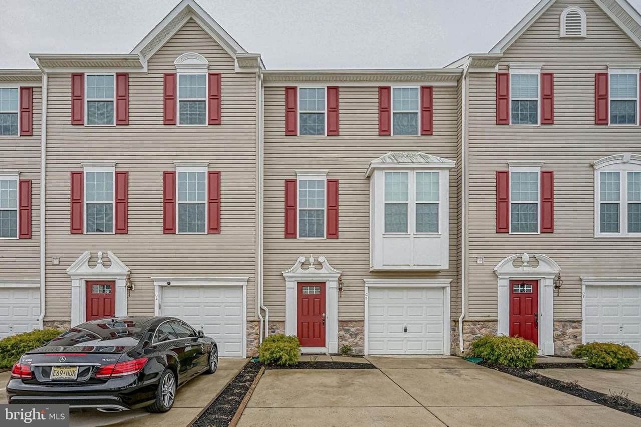 2102 Oak Rd - Photo 1