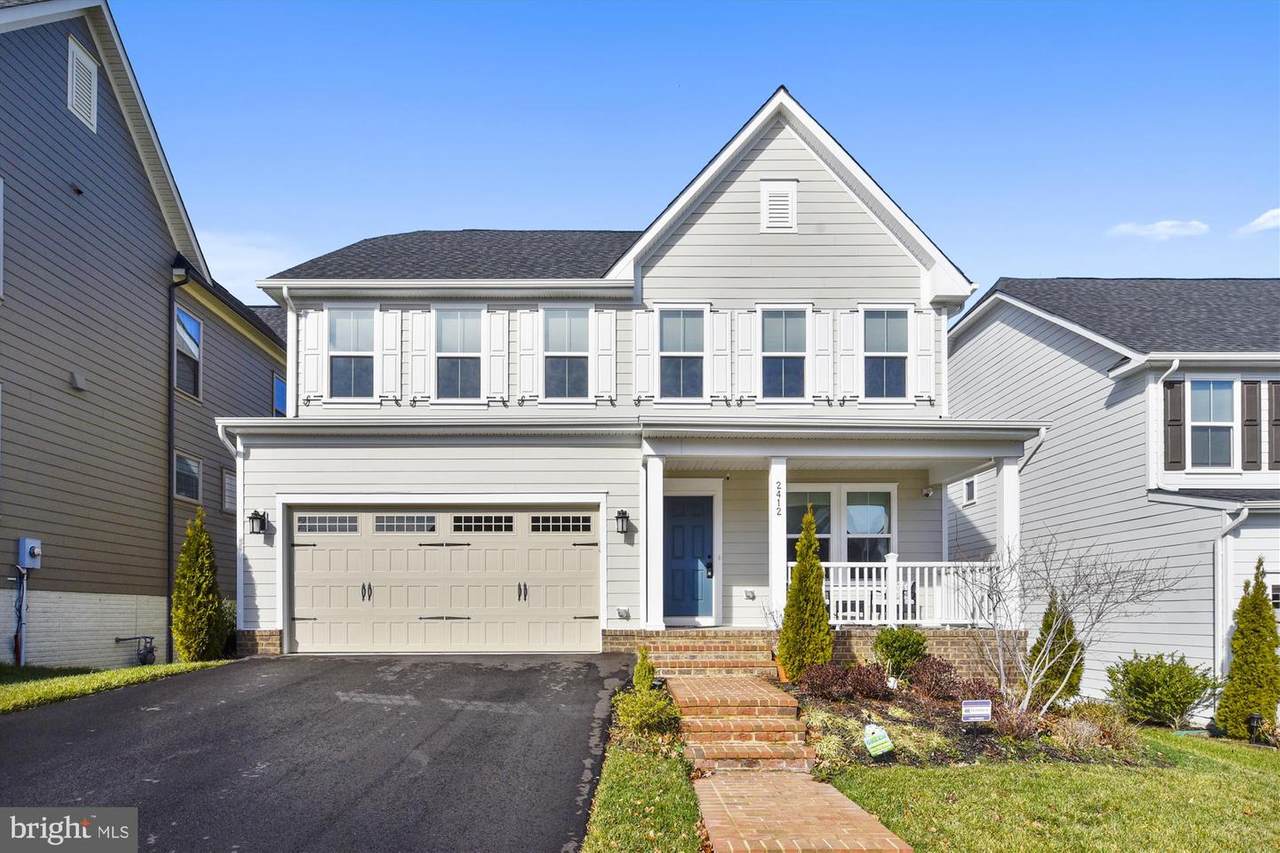 2412 Glouster Pointe Drive - Photo 1