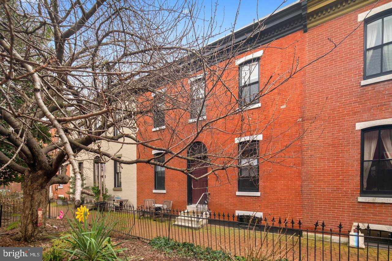 2218 Madison Square - Photo 1
