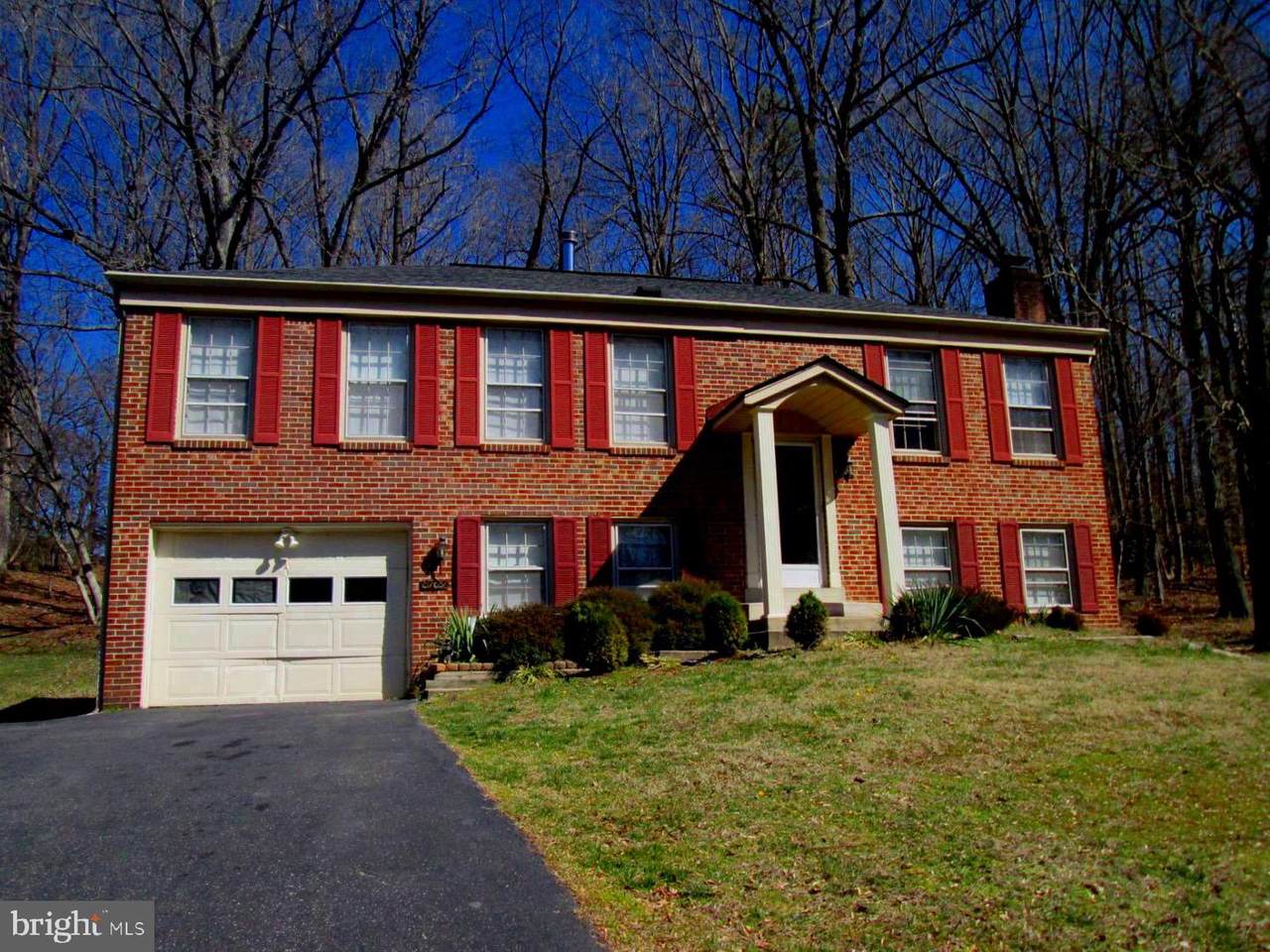 8709 Valley Drive - Photo 1