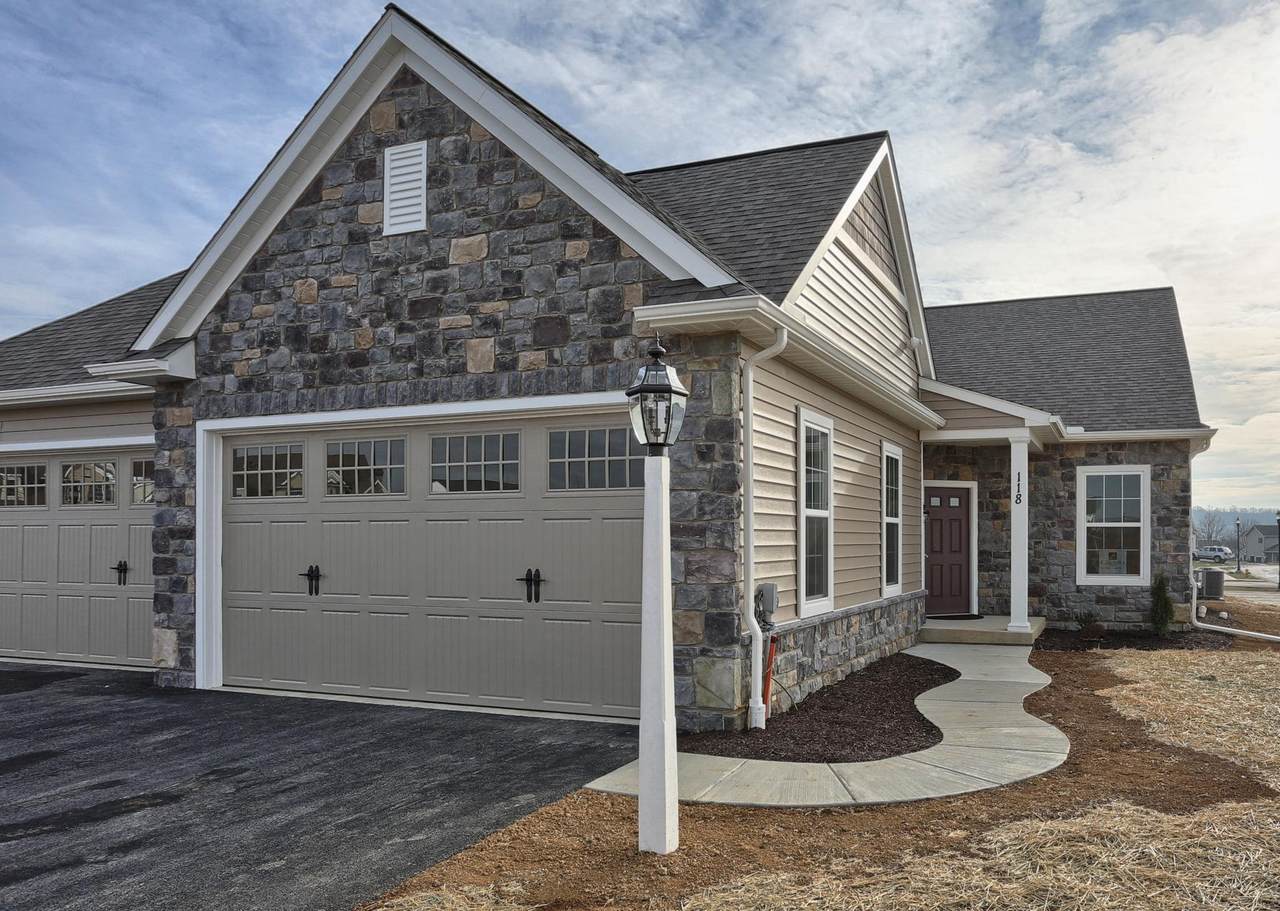 113 South Village Circle - Photo 1