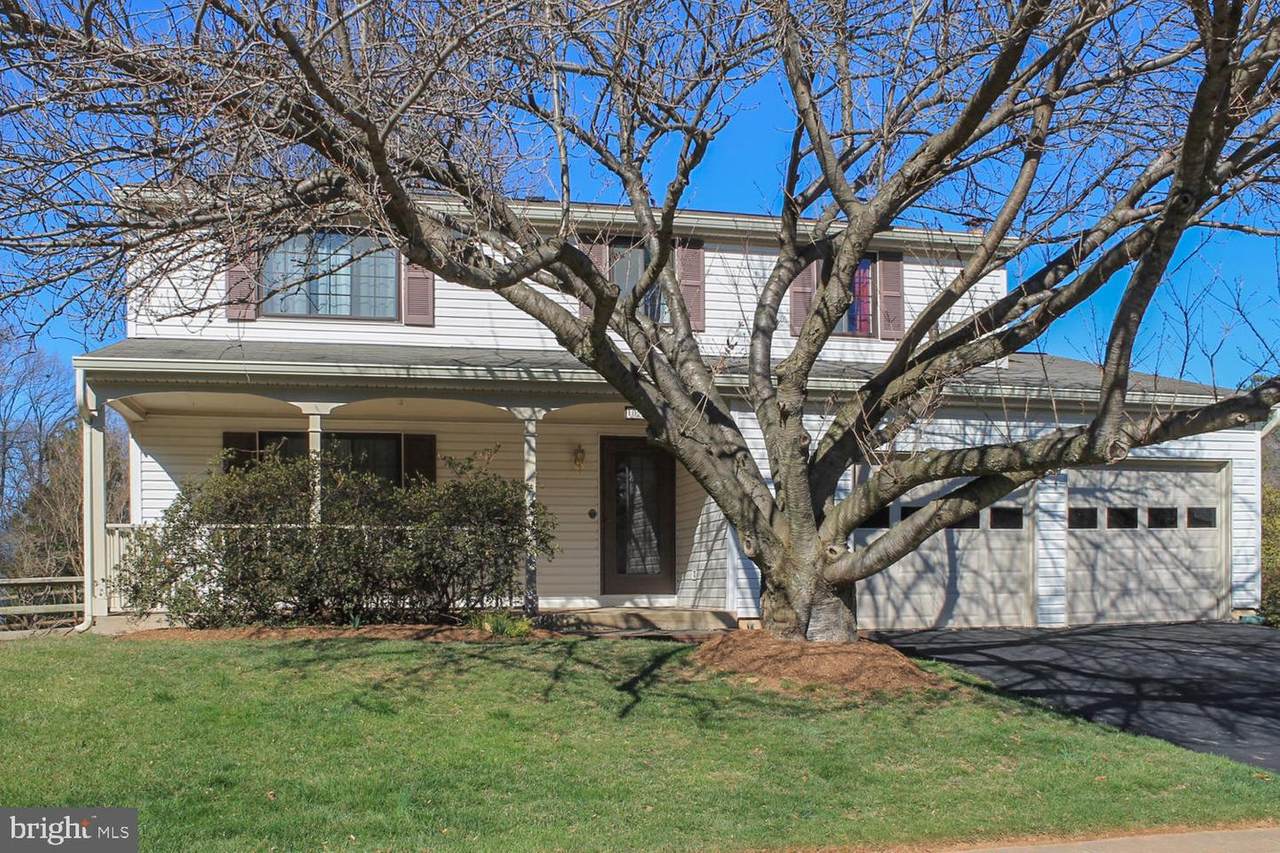 10212 Steamboat Landing Lane - Photo 1