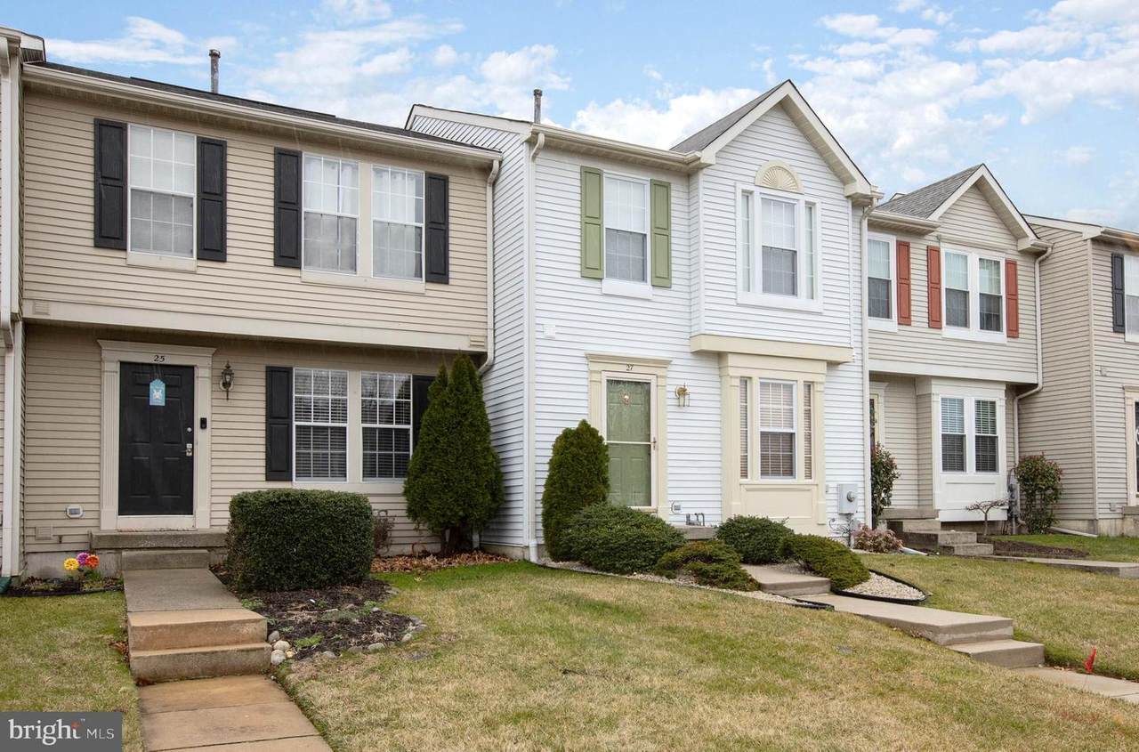 25 Pebble Lane - Photo 1