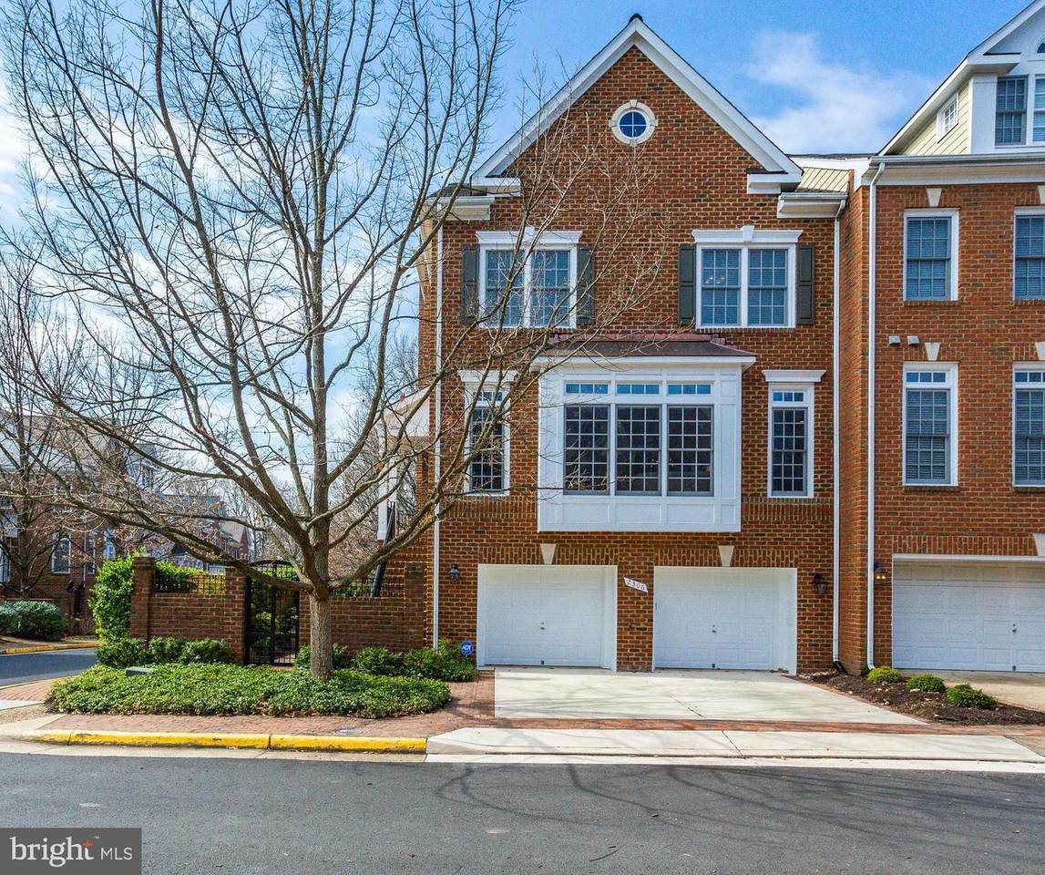 2306 Sawtooth Oak Court - Photo 1