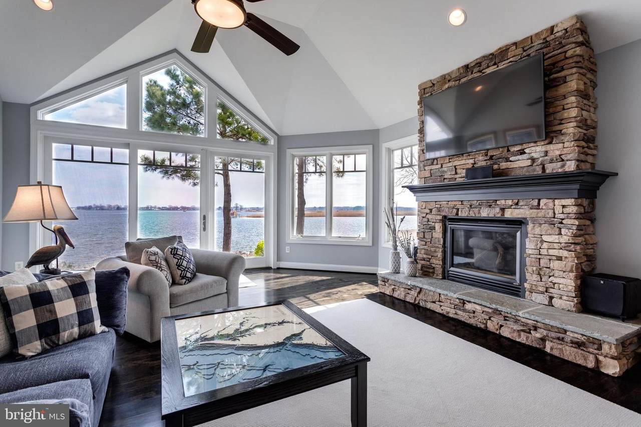 320 Narrows Pointe Drive - Photo 1