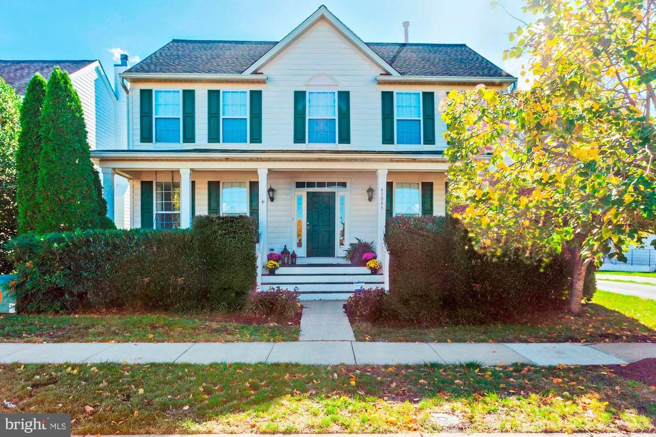 43045 Eustis Street - Photo 1
