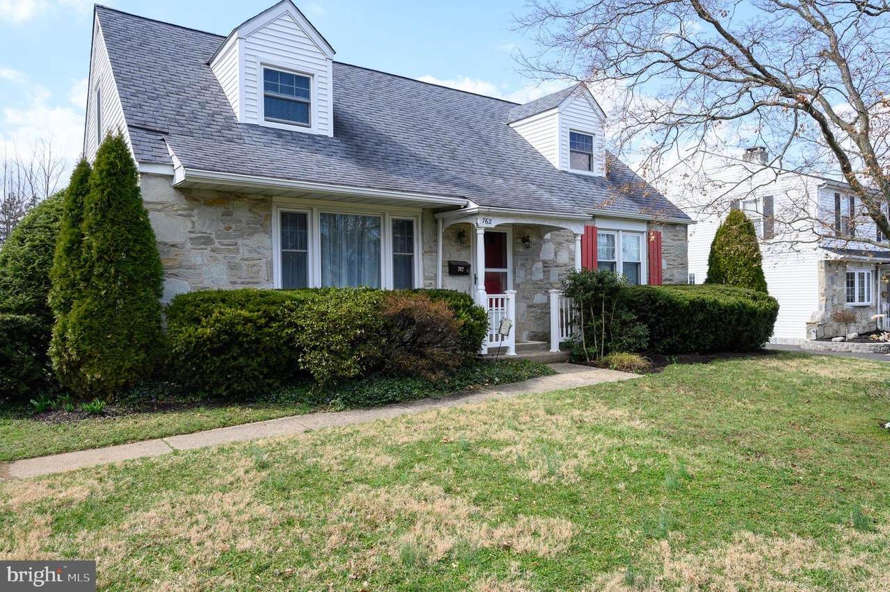 762 North Hills Avenue - Photo 1
