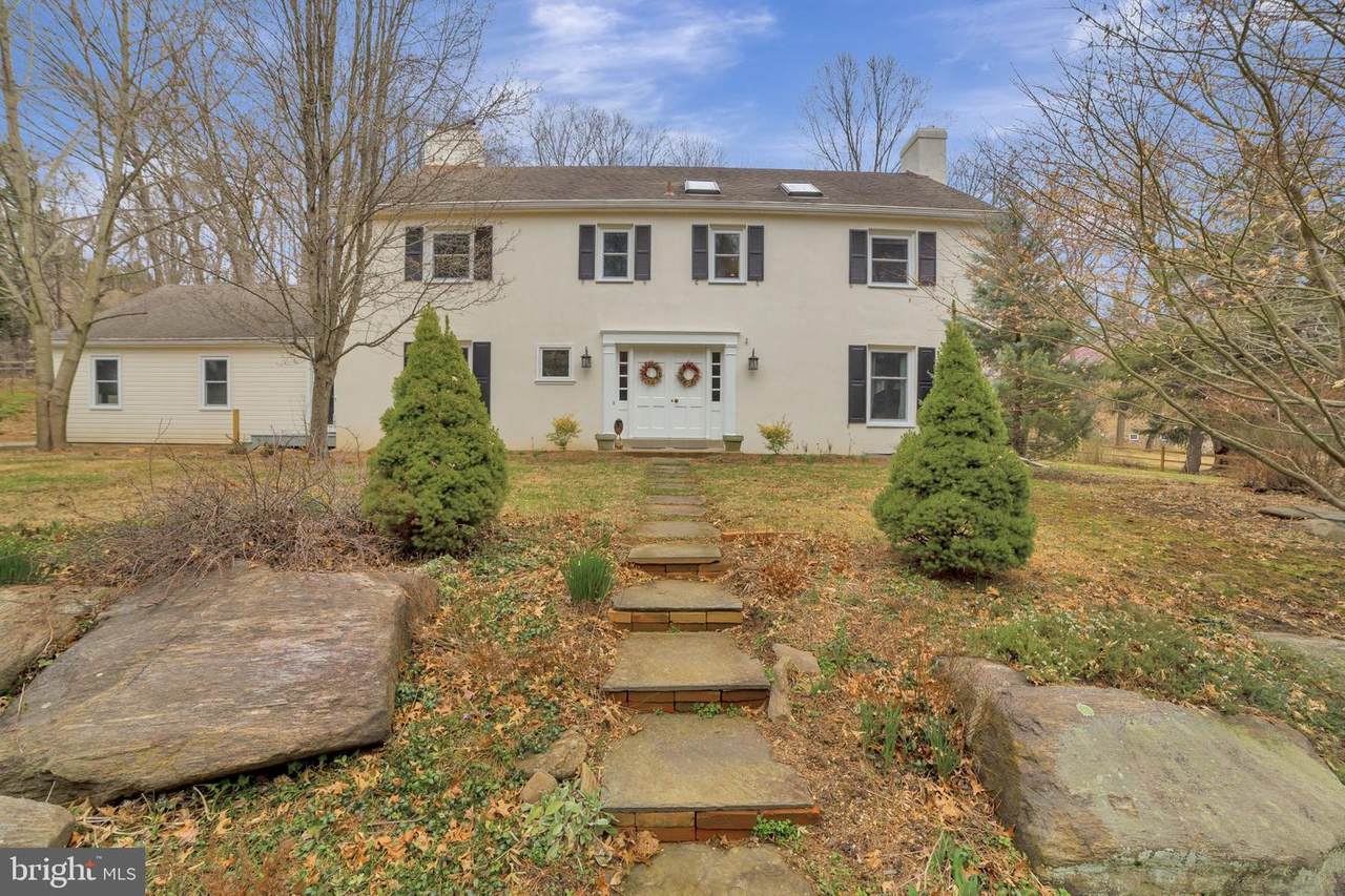 737 Hillview Road - Photo 1
