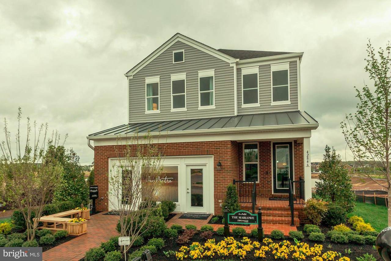 42874 Beaver Crossing Square - Photo 1
