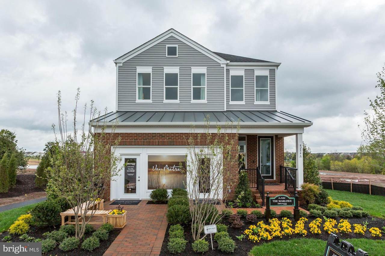 42846 Beaver Crossing Square - Photo 1