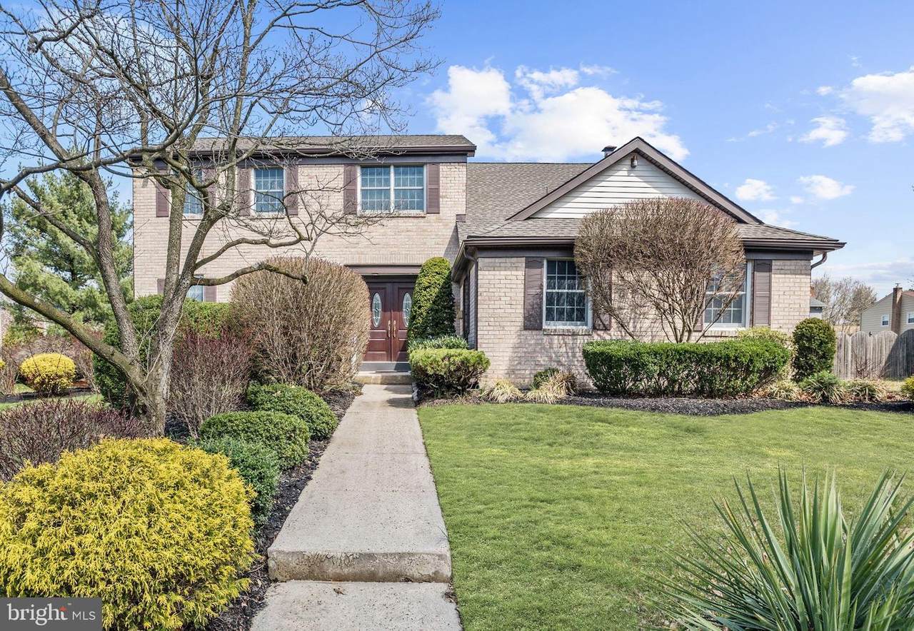 1811 Russett Drive - Photo 1