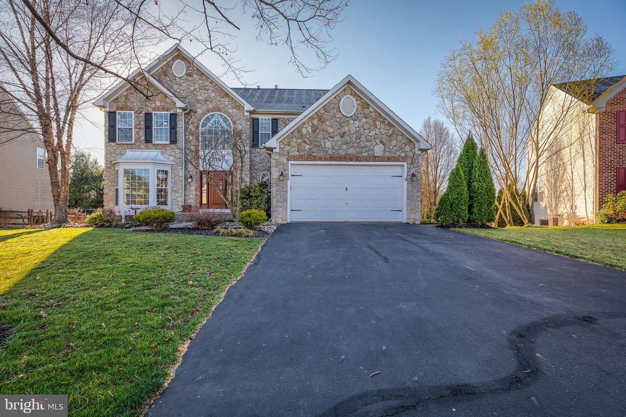 716 Brighton Way - Photo 1