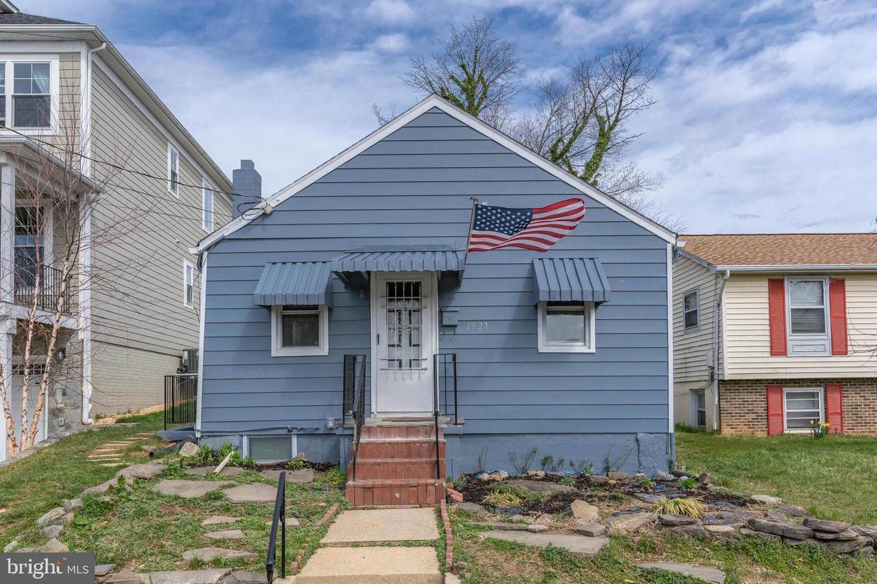 1927 Edison Street - Photo 1