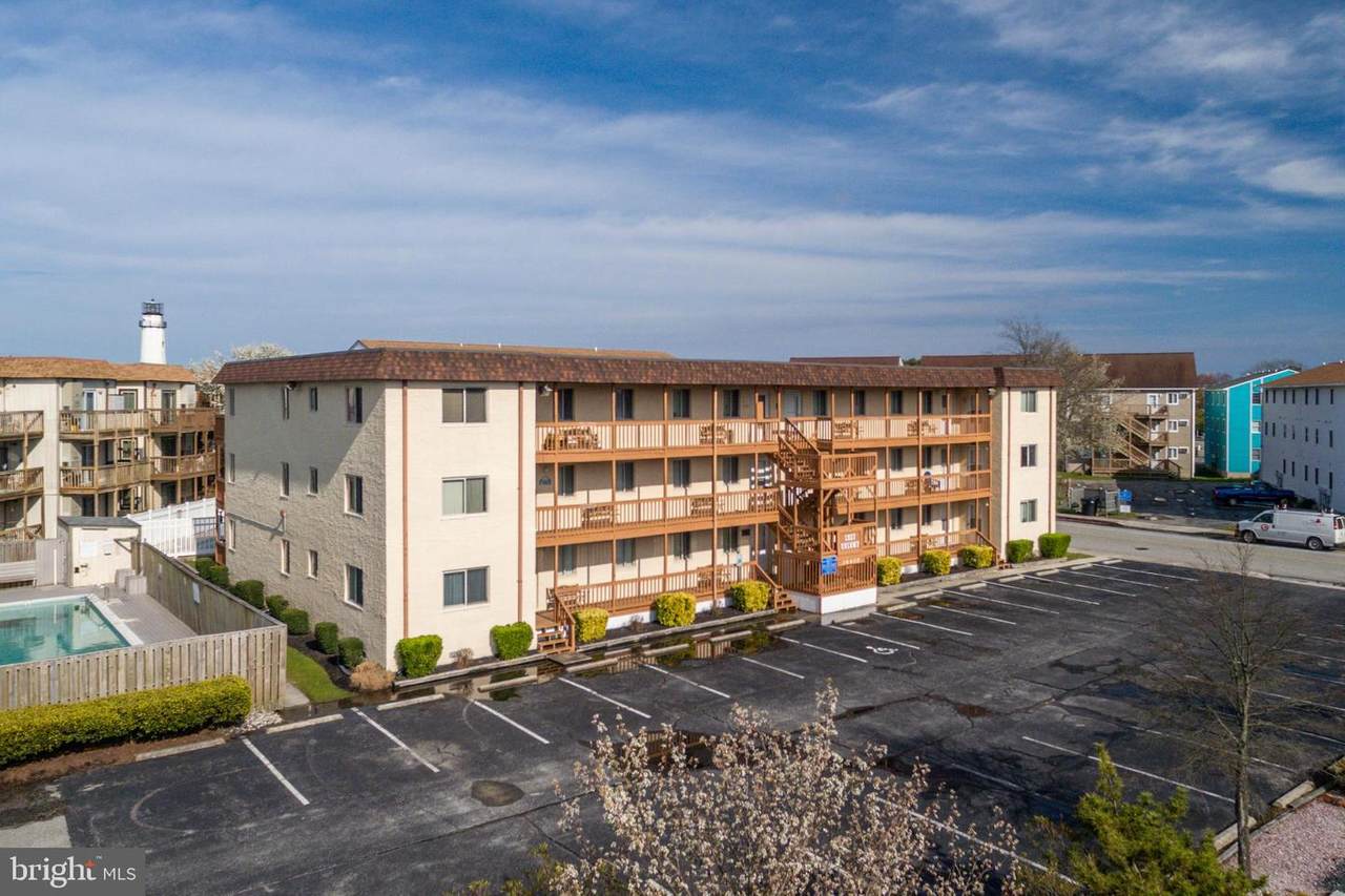 14405 Tunnel Avenue - Photo 1