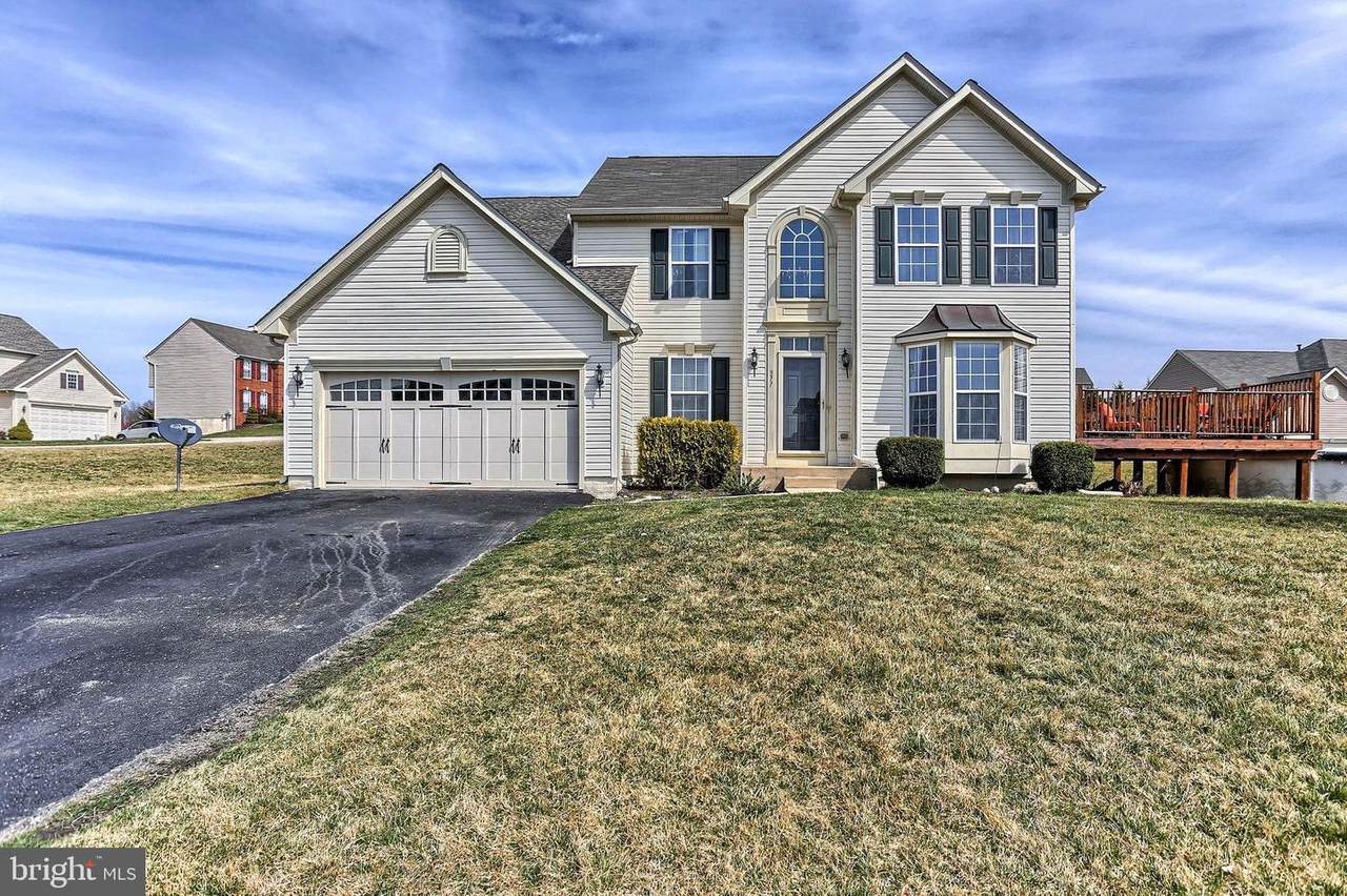 311 Courtney Court - Photo 1