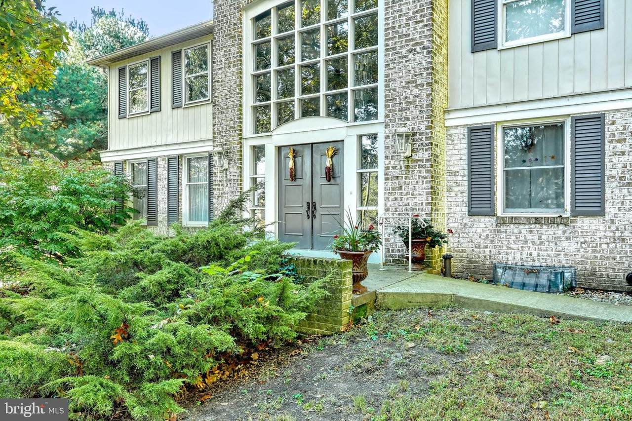 412 Summit Drive - Photo 1
