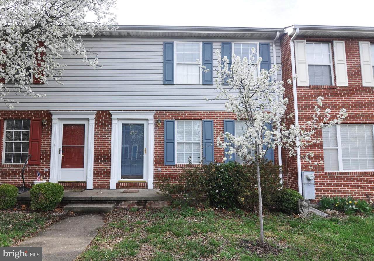 215 Banbury Terrace - Photo 1