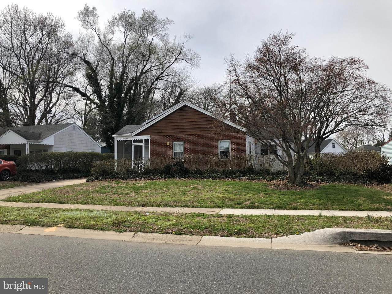 207 Orchard Avenue - Photo 1