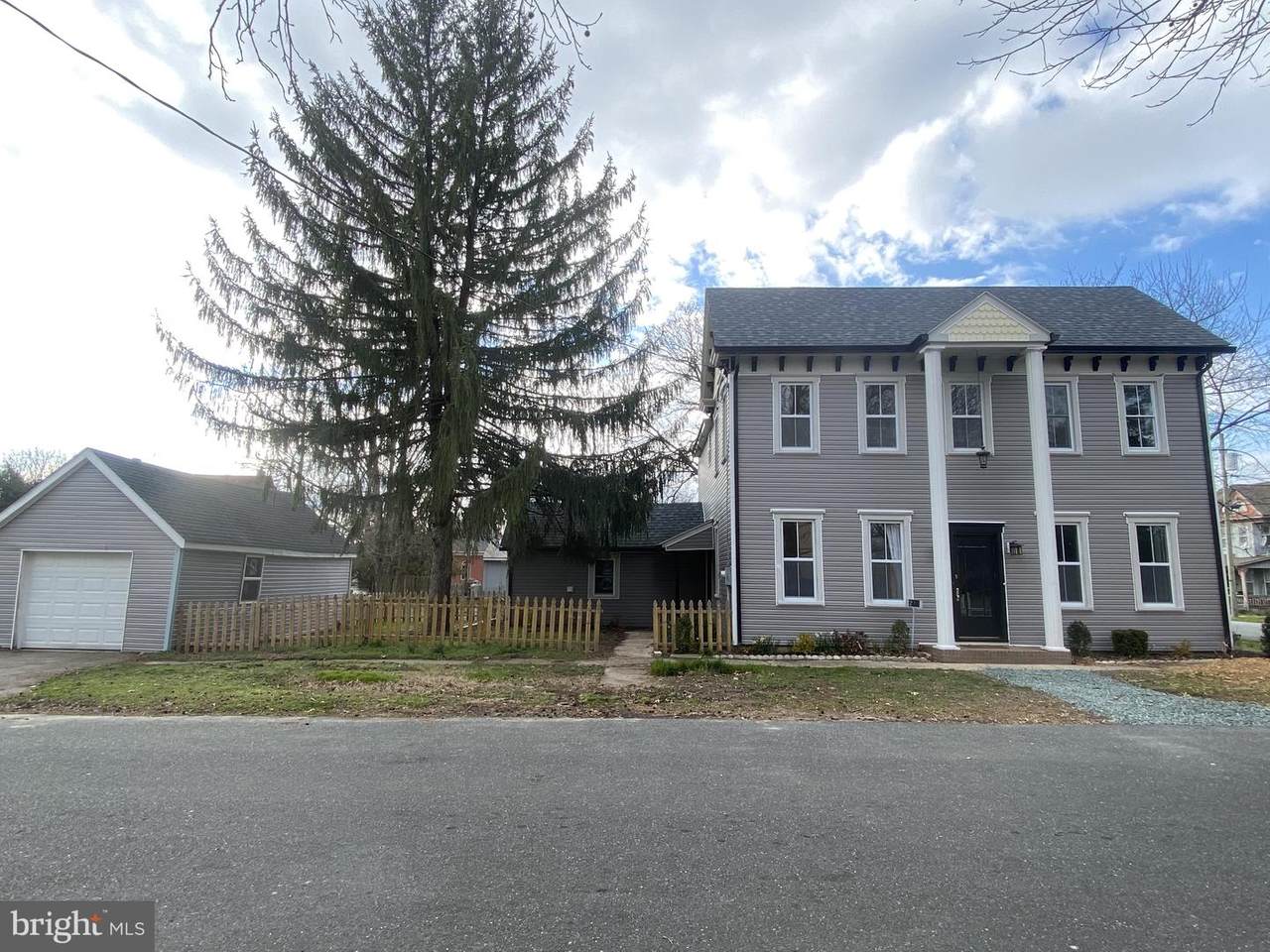 210 Carlisle Street - Photo 1 210 Carlisle Street - Photo 1