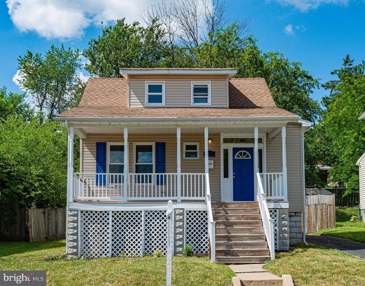 2824 Hemlock Avenue - Photo 1
