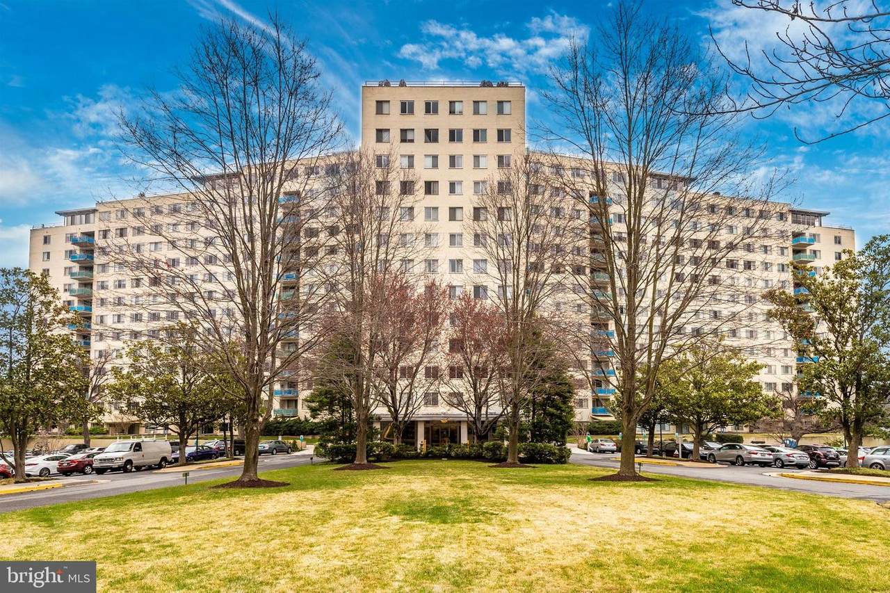 10201 Grosvenor Place - Photo 1