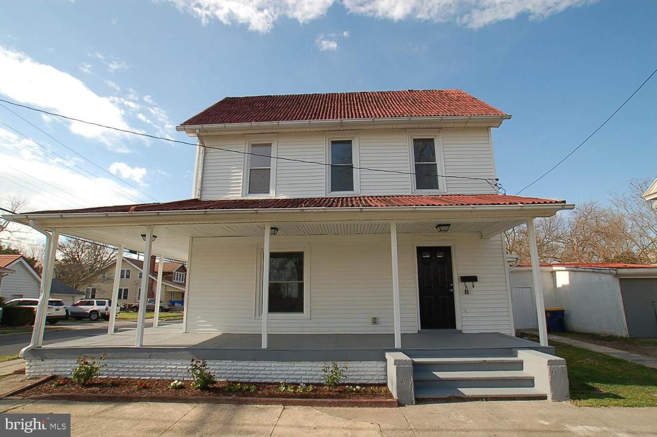 402 King Street - Photo 1
