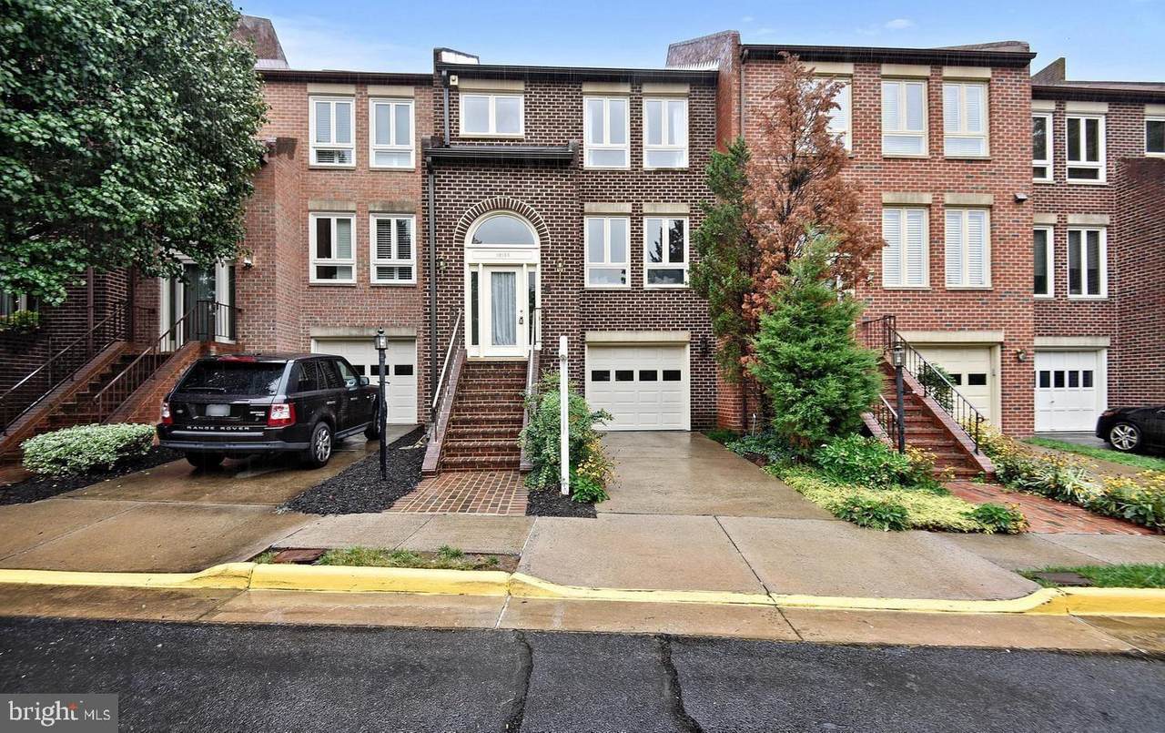10190 Turnberry Place - Photo 1