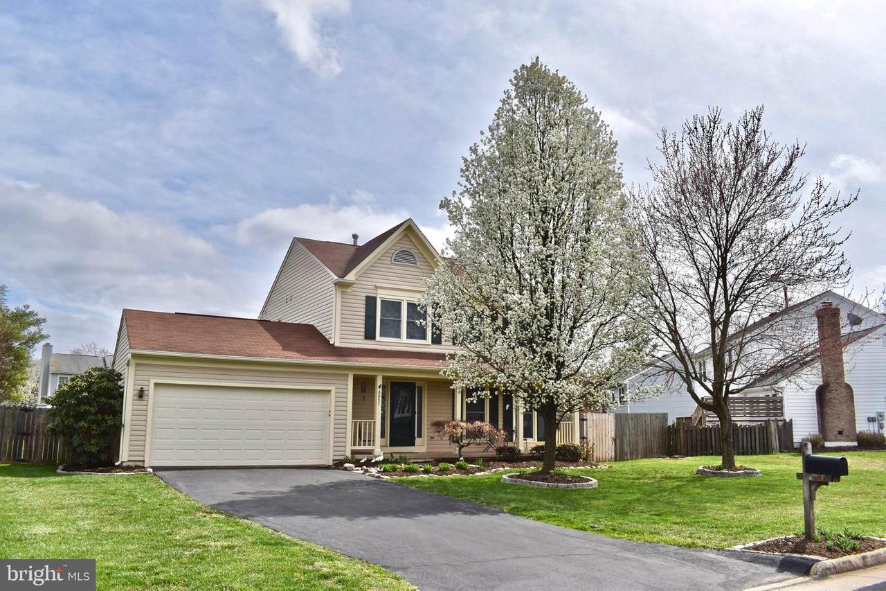 8057 Crimson Leaf Court - Photo 1