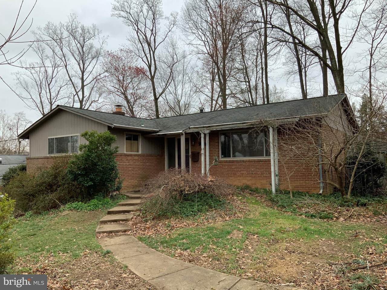 7005 Roundtree Road - Photo 1