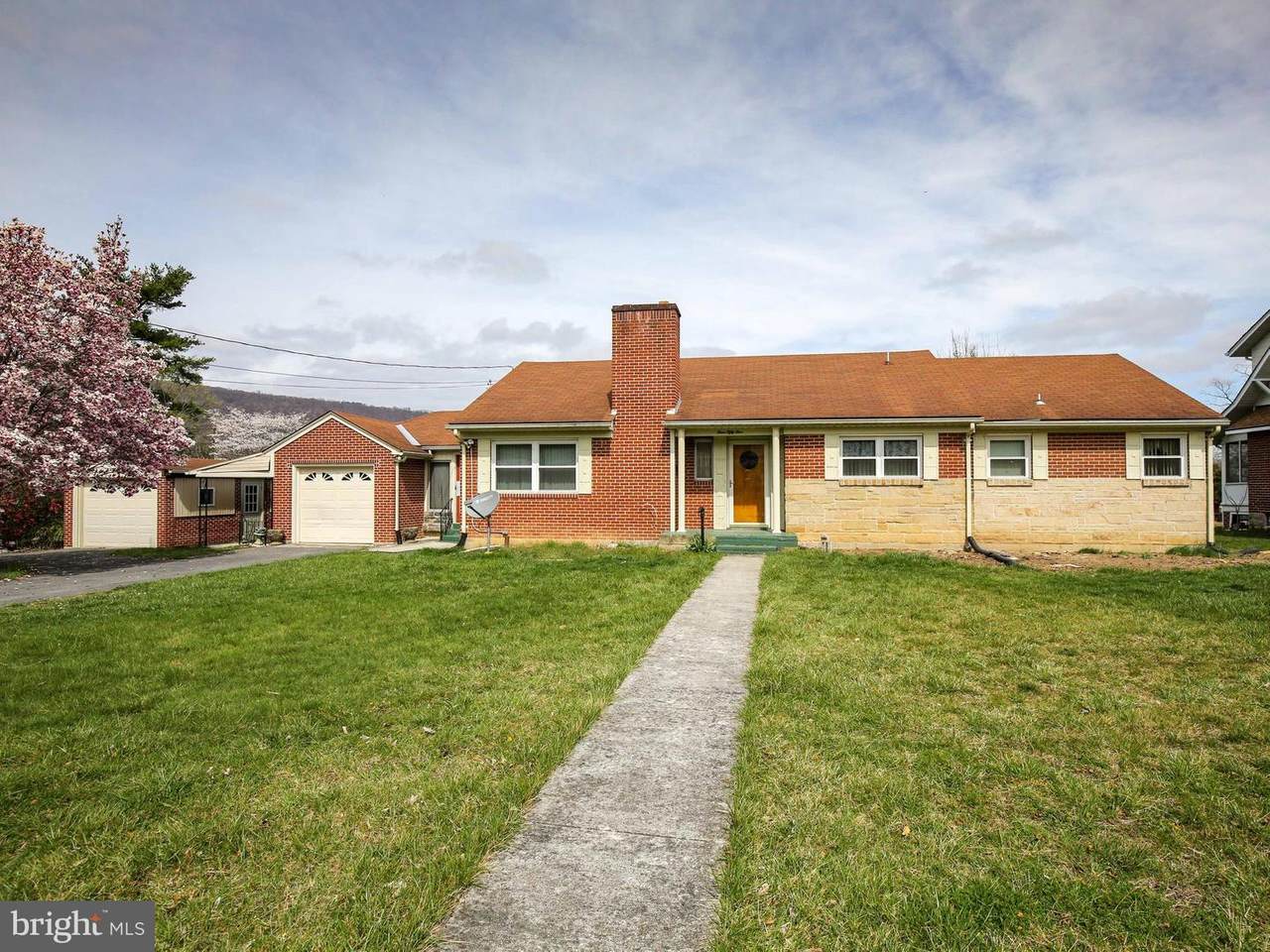 455 Gravel Lane - Photo 1