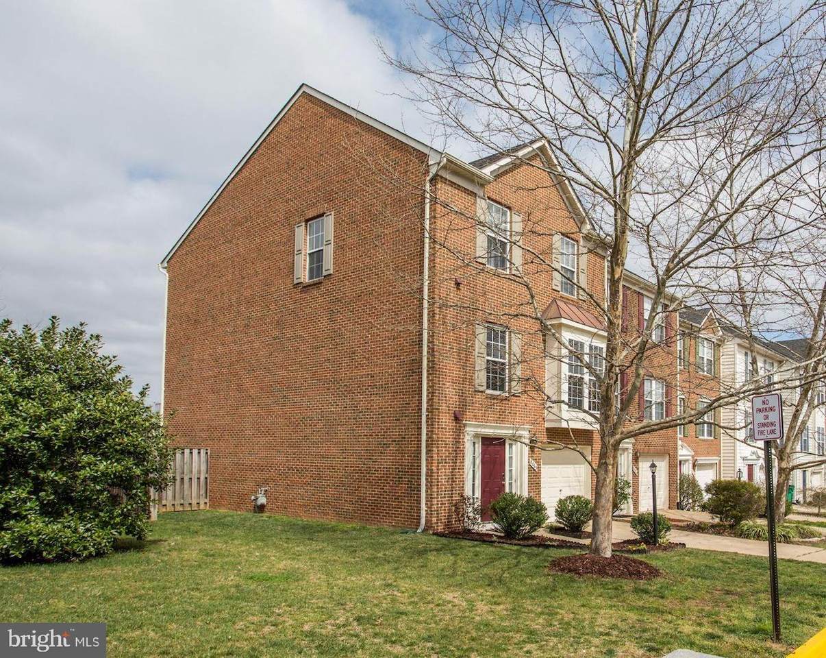 8065 Horseshoe Cottage Circle - Photo 1