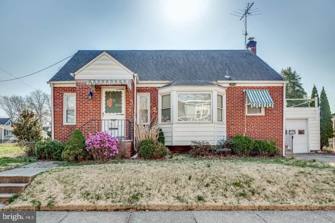 1000 Merrick Avenue - Photo 1
