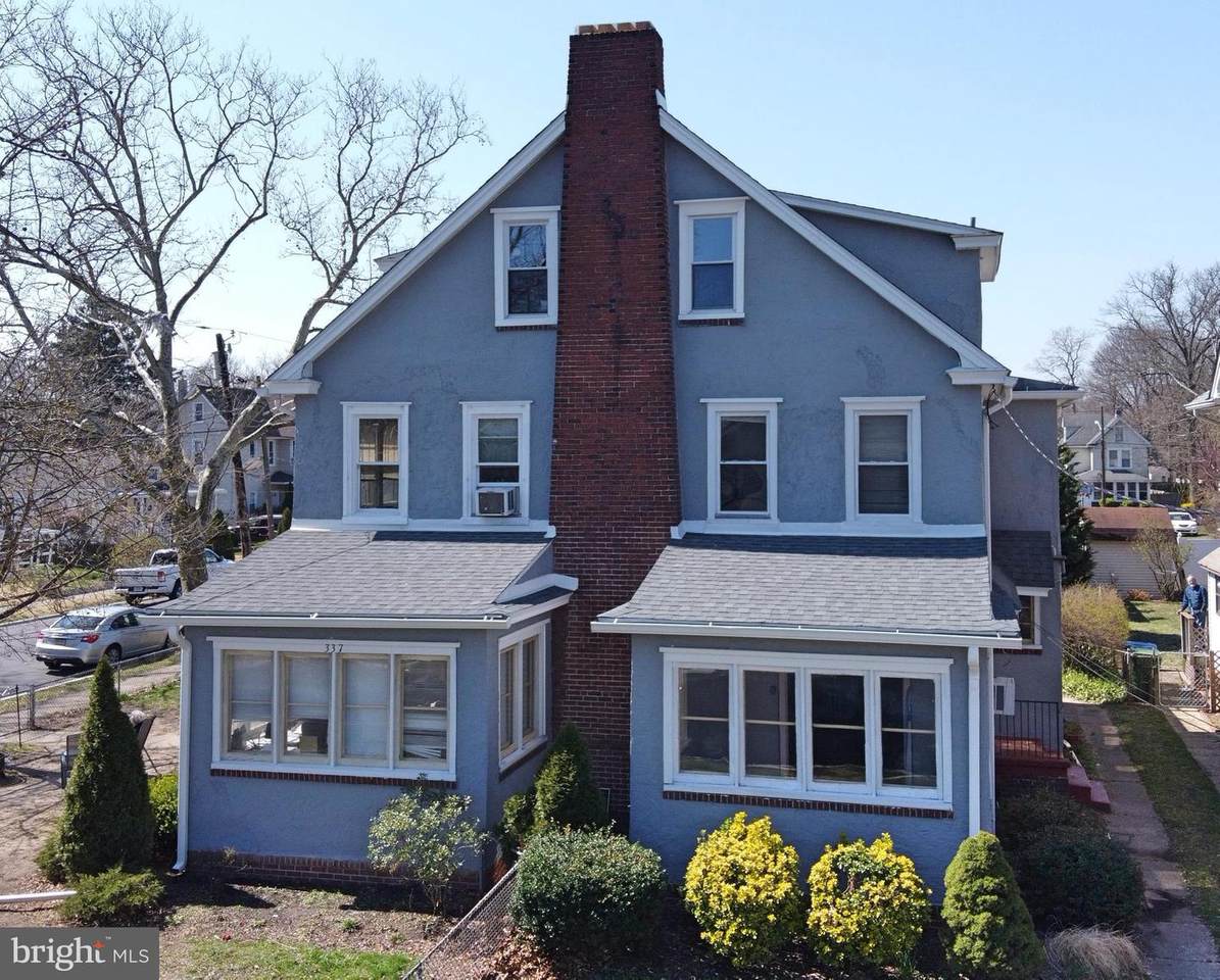 335 Leconey Avenue - Photo 1