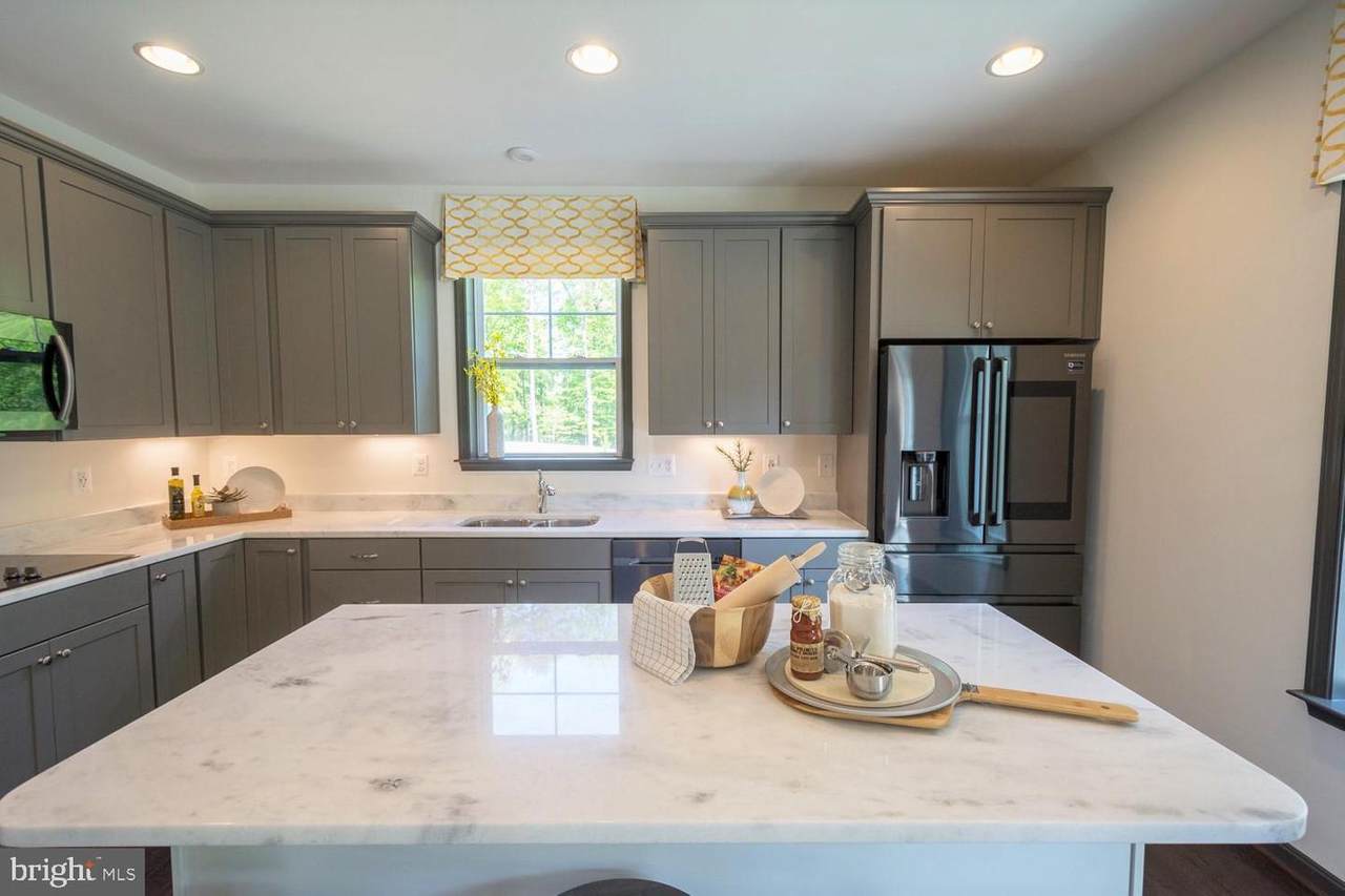 533 Highmeadow Drive - Photo 1