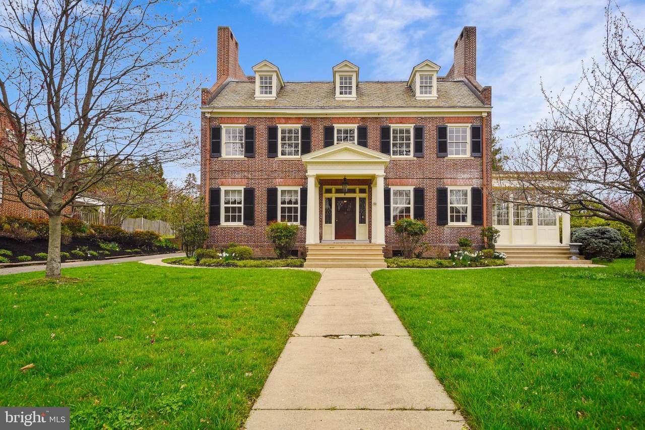 900 University Parkway - Photo 1