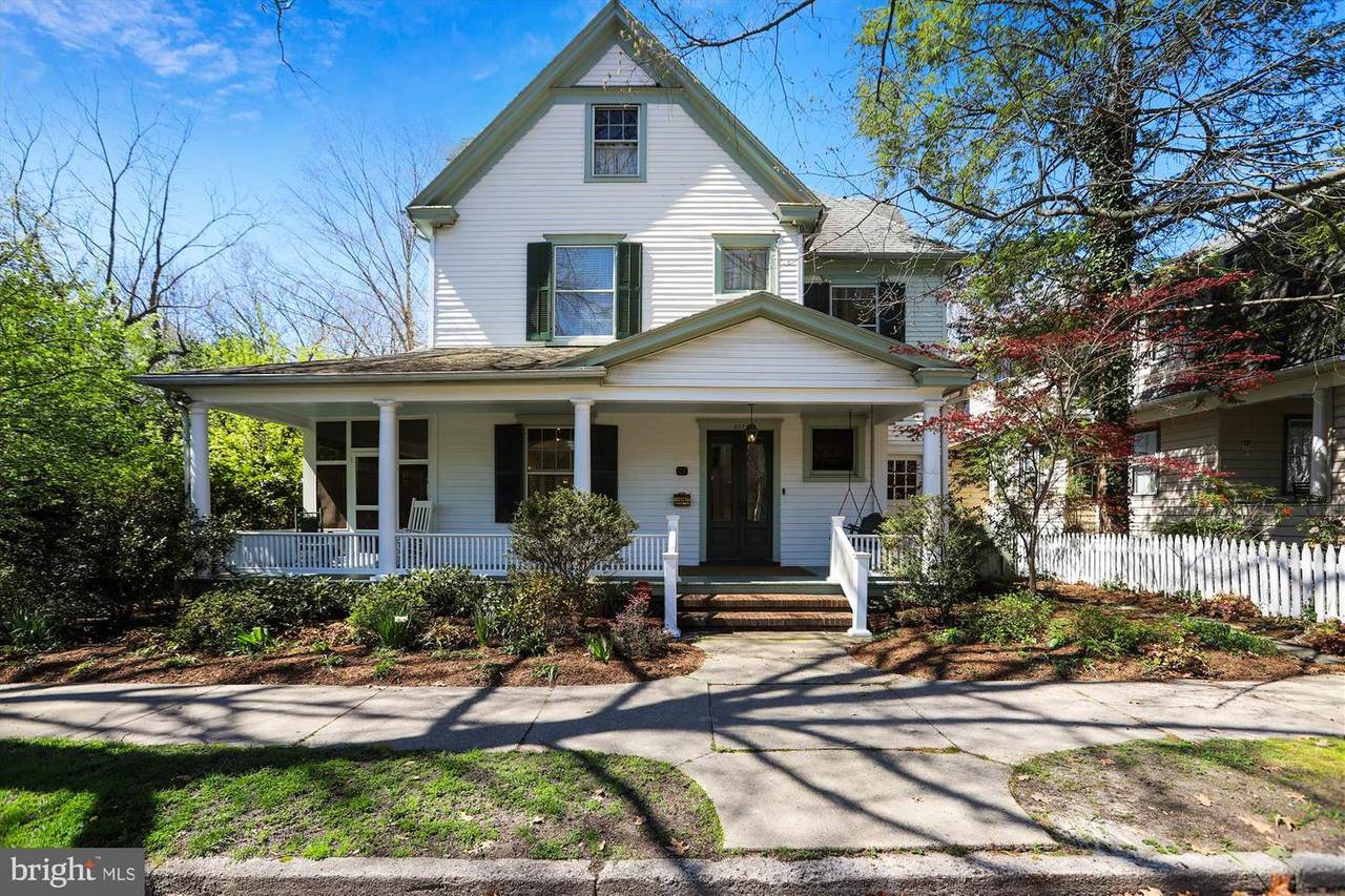 207 Harrison Street - Photo 1