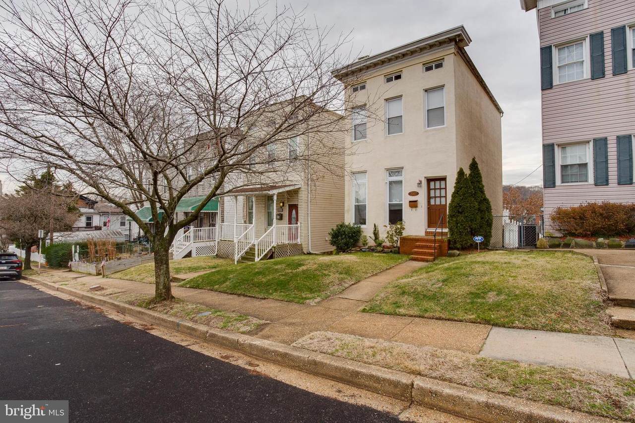 2007 Girard Avenue - Photo 1