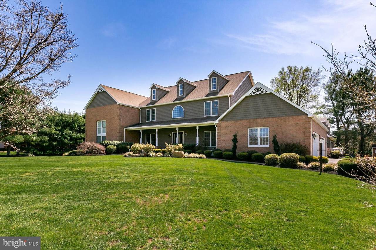 207 Village Lane - Photo 1