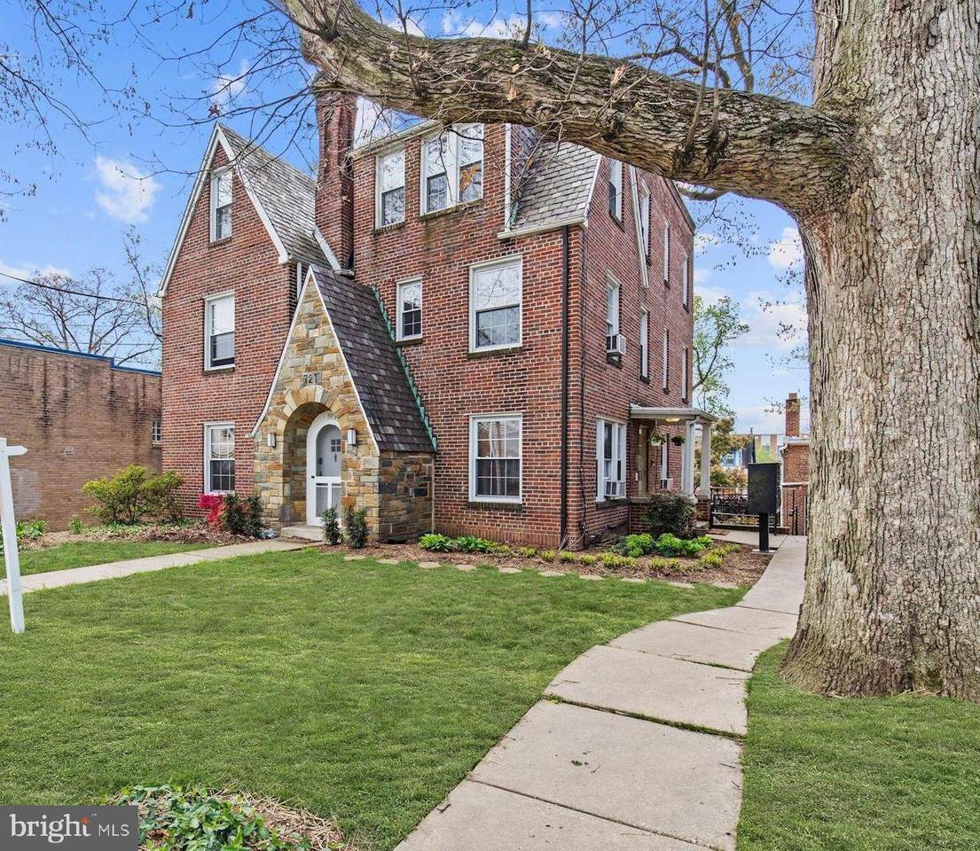 721 Erie Avenue - Photo 1