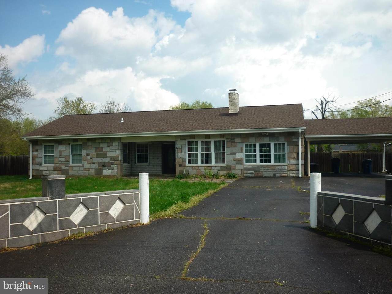 8229 Carlwood Road - Photo 1