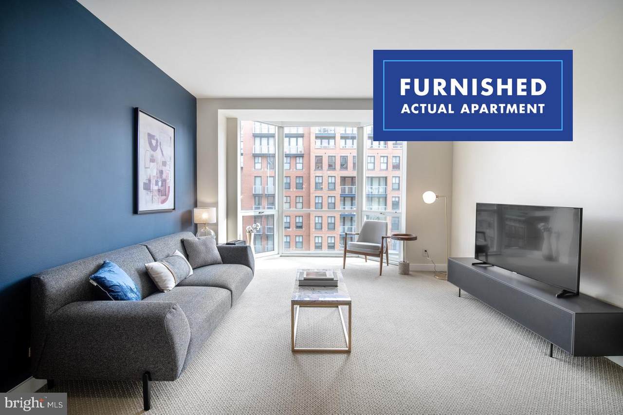 425 8TH Street - Photo 1